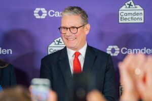 イギリスで14年ぶりに政権交代へ、野党・労働党が412議席を獲得し圧勝