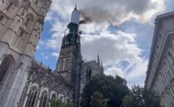 フランス・ルーアンにある大聖堂で火災、消防士が鎮火に成功