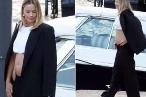 女優のマーゴット・ロビーが第一子を妊娠、お腹がふっくら