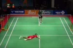 バドミントン国際大会で17才の選手が試合中に突然死、録画がネットに出回る