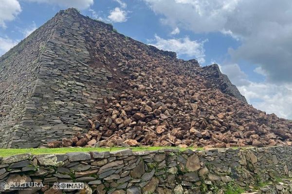 不吉なことが起きる前兆か？メキシコの古代ピラミッドが突然、崩落