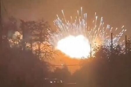 ロシア南部の兵器庫で大爆発、ウクライナ軍がドローン攻撃【動画】