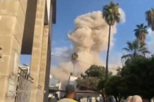 イスラエル軍がガザ市にある病院を空爆、各地で61人のパレスチナ人が死亡