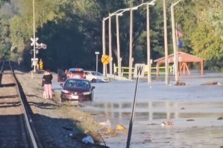 電気自動車は海水に浸かると発火する恐れあり、米当局者が警告