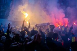 イスラエル人のサッカーファン、オランダで親パレスチナの人々を攻撃