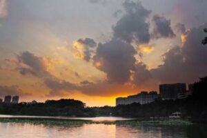 中国の広州市はまだ夏?30年前の暑さの記録を更新中