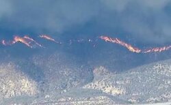 ロサンゼルスで新たな山火事が発生、数万人が避難