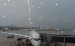 ブラジルで航空機に何度も落雷、撮影された映像が恐ろしい【動画】