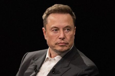 イーロン・マスク氏がヨーロッパで極右指導者を支持、英首相もネットで攻撃