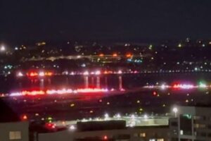 ワシントンでの航空機事故、ヘリの操縦士の見間違いが原因か?