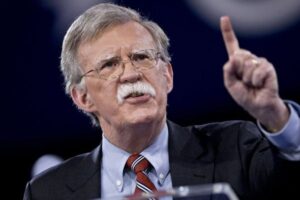 トランプが政敵へ報復か?イランに命を狙われている元補佐官の警護を停止