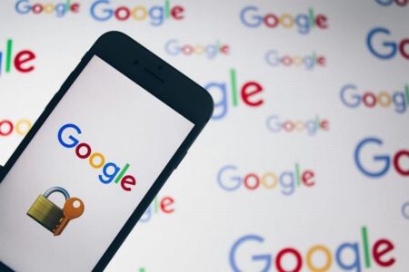 グーグルとマイクロソフトも、トランプ氏に1億円を寄付