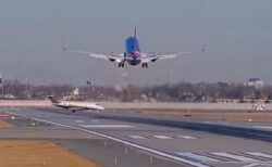 あわや大惨事！滑走路に侵入した小型機に気づき、着陸寸前の旅客機が急上昇【動画】