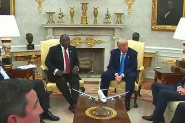 トランプ氏が南アの大統領を攻撃、白人へのジェノサイドが起きていると主張
