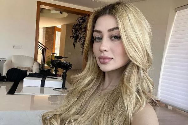 メキシコの美しいインフルエンサー、ライブ配信中に射殺される