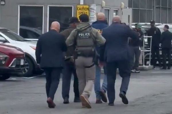 米・ニュージャージー州の市長が、移民関税執行局に逮捕される