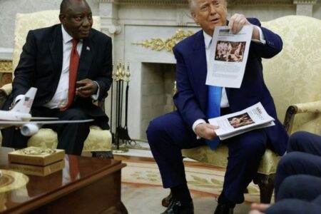 トランプ氏が南アの大統領に示した写真など、白人虐殺とは無関係だと判明