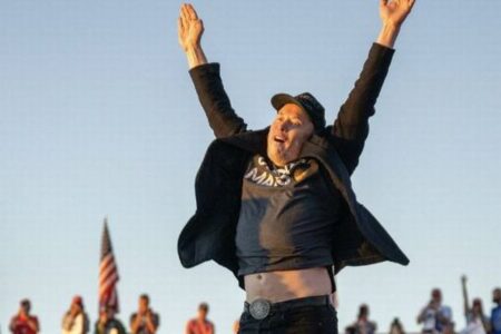 イーロン・マスクがトランプ政権での職務中も、薬漬けだった？！関係者が証言