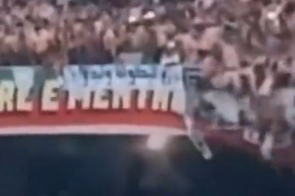 【アルジェリア】サッカー・スタジアムの2階席から人々が落下、3人が死亡、70人以上が負傷