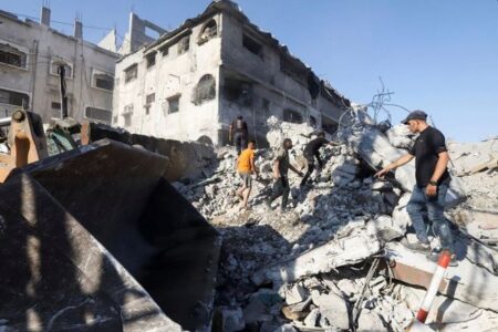 ガザ地区でイスラエル軍の攻撃により64人が死亡、停戦交渉も活発化