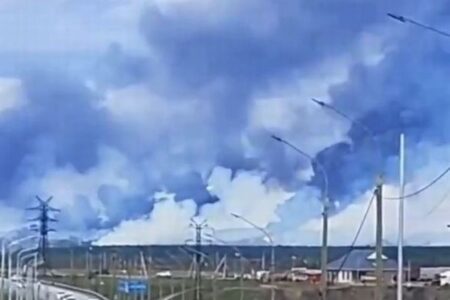 ウクライナ軍がロシアの軍用飛行場へ大規模なドローン攻撃、40機以上を破壊
