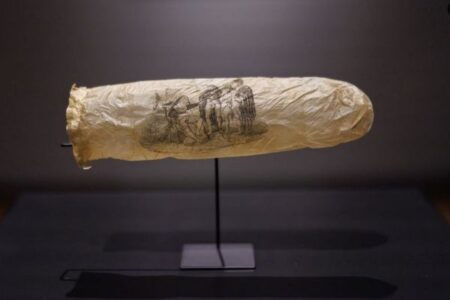 オランダの美術館で、約200年前の珍しい「コンドーム」を展示