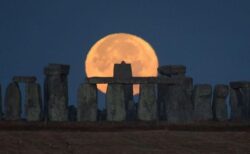 6月の満月「ストロベリームーン」が、11日に夜空に浮かぶ