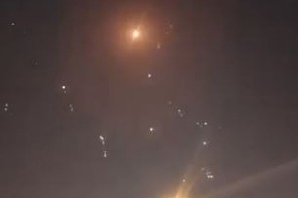 イランがカタールにある米軍基地にミサイルを発射、核施設攻撃への報復