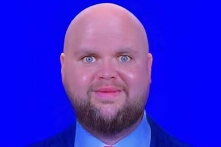 ノルウェーの男性、米副大統領の面白画像を所持していたため、入国拒否されたと主張