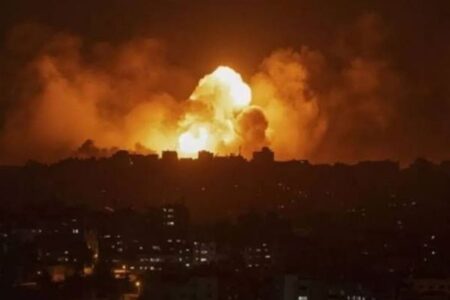 トランプ氏、イランに「無条件降伏」を迫り、制空権を掌握と主張