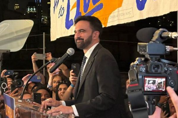 NY市長選挙の民主党候補、ゾーラン・マムダニ氏に保守派が攻撃