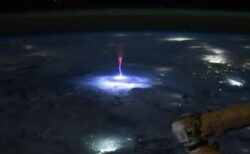 NASAの宇宙飛行士が、北米上空で巨大なクラゲのような「スプライト」を撮影