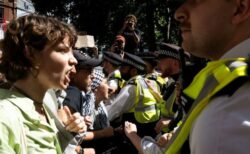 英警察、「パレスチナ・アクション」の支持者、20人以上を逮捕