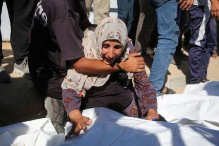 イスラエル軍が医療施設を攻撃、9人の子供を含む15人が死亡