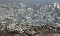 イスラエル軍がイエメンやレバノンを攻撃、ガザ地区では82人が死亡