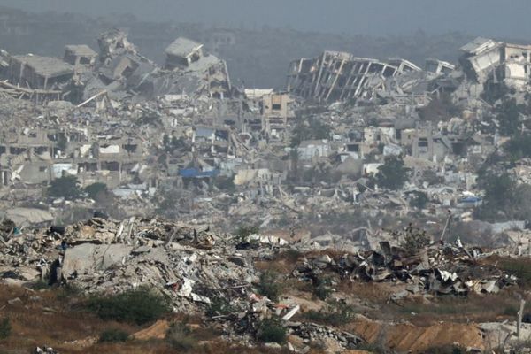 イスラエル軍がイエメンやレバノンを攻撃、ガザ地区では82人が死亡