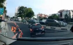 シンガポールで道路が陥没、車が飲み込まれる瞬間を撮影【動画】