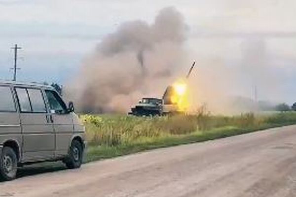 タイとカンボジアの国境で軍が衝突、民間人13人と兵士1人が死亡