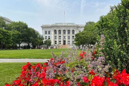 トランプ政権、ハーバード大学がユダヤ人学生の公民権を侵害と主張、資金凍結を警告