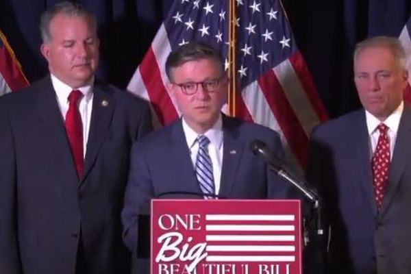 米下院議長が司法省に対し、「エプスタイン・ファイル」の公開を求める