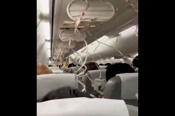 「スプリング・ジャパン」の旅客機が8000mも急降下、緊急着陸【動画】