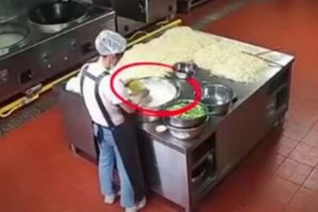【中国】幼稚園の給食に食べられない着色料を混入、200人以上の子供たちが鉛中毒に