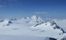 7億年前の地球が完全に凍り付いていた可能性、科学者が指摘