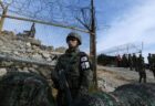 韓国軍が、国境を越えた北朝鮮兵に警告射撃