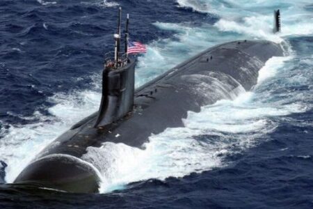 トランプ大統領、2隻の核搭載潜水艦に移動命令、ロシアの挑発に対応