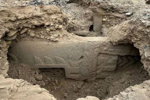 約3000年前のペルーの遺跡から、多彩な壁画を発掘