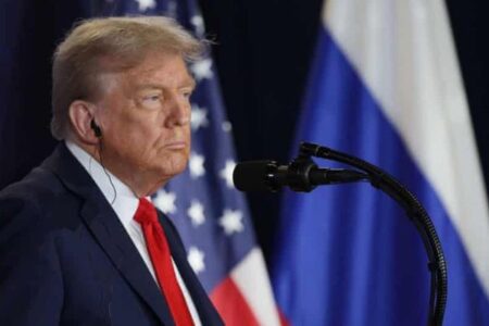 ロシアとの首脳会談後、トランプ氏がウクライナに東部地域の放棄を要求