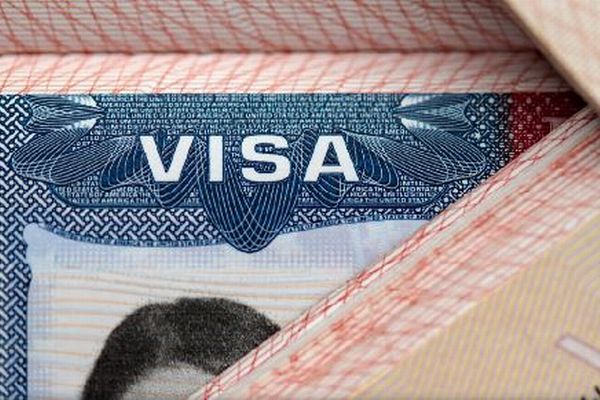 「反米的な発言は許さない!」トランプ政権、5500万人以上のビザ所有者を精査