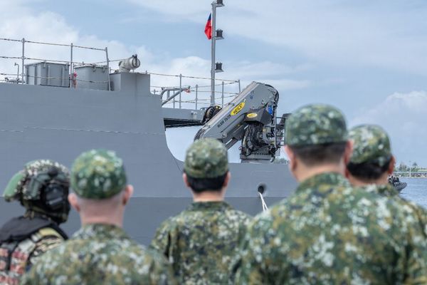 トランプ大統領、台湾への4億ドルの武器支援を停止か？