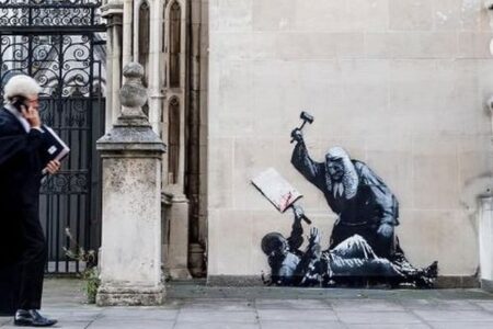 英警察がバンクシーへの捜査を開始、裁判で正体が明らかになるか？